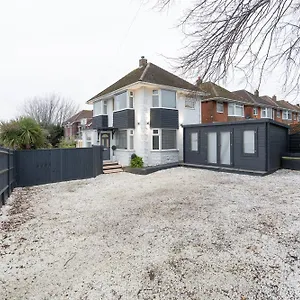  Holiday home Estwood - Gated House