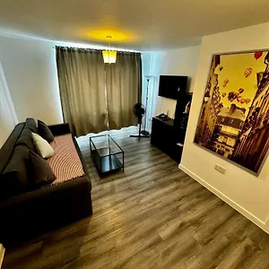 https://stratford-luxury-apartments.brighton-hotels-england.com